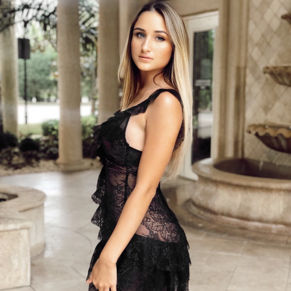 For love and lemons dress! ✨